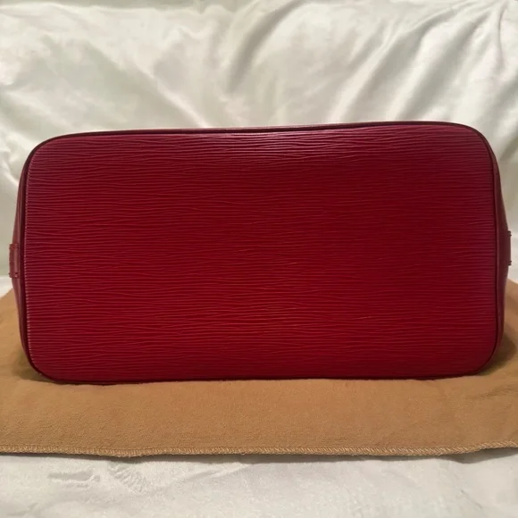 LOUIS VUITTON ALMA EPI LEATHER HANDBAG - Picture 8 of 9